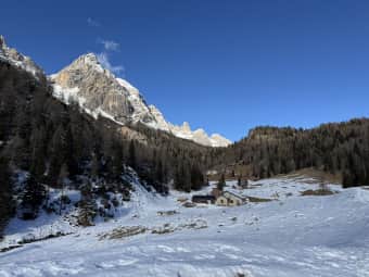 Winter hike to Spiz de Zuel
