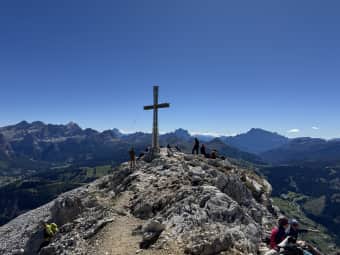 Sassongher: the peak that embraces the Dolomites